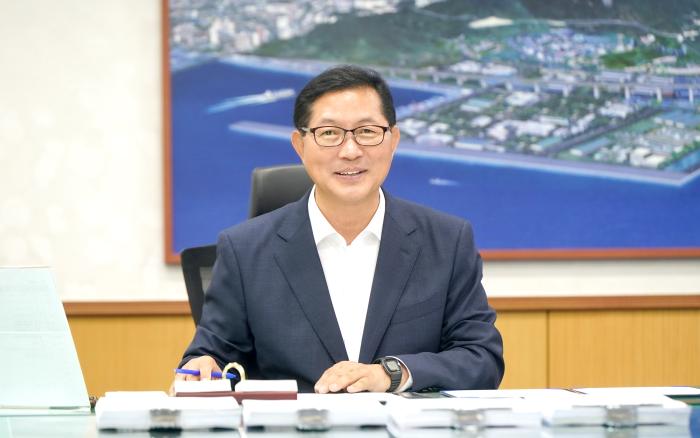 [단체장 릴레이 인터뷰] 우리는 뛴다, 민선 9기 전남 서남권 재도약의 시작… 강성휘·김태성 단체장, 시·군민과 함께 비전 펼쳐 나갈 터!